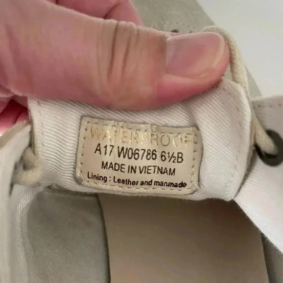 Cole Haan grand. OS wingtip size 6.5B - Picture 3 of 4